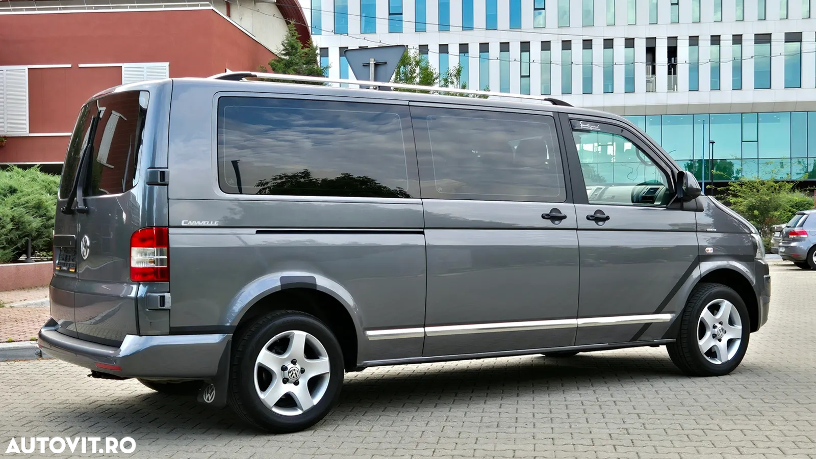 Volkswagen Caravelle - 7