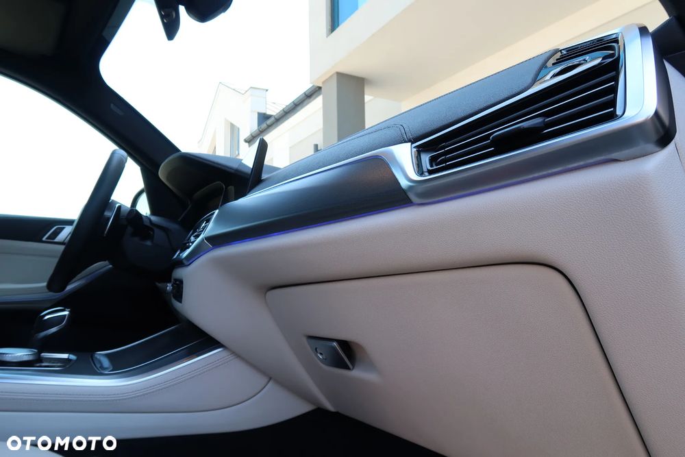 BMW X5 xDrive40i - 28