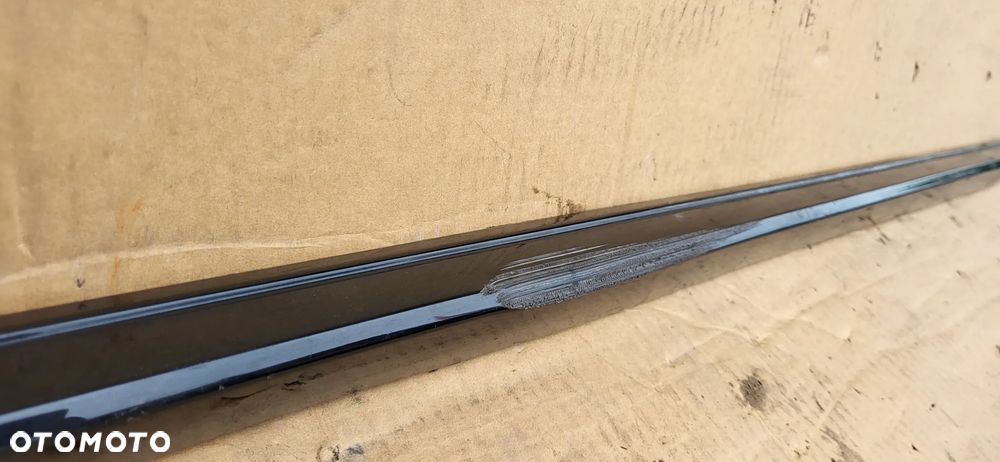 LISTWA PROGOWA PRAWA AUDI A4 B9 S LINE LIFT - 3