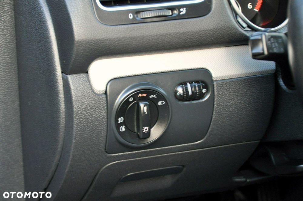 Volkswagen Golf - 36