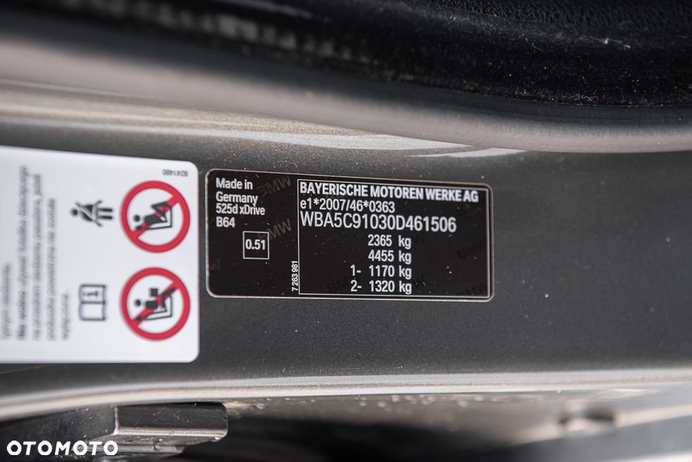 BMW Seria 5 525d xDrive - 31