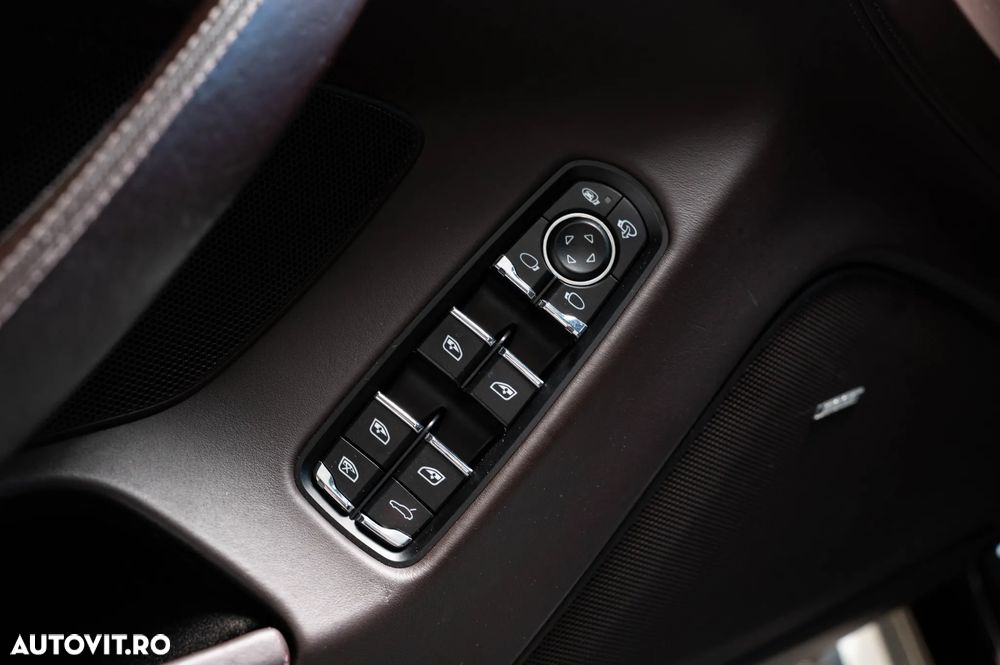 Porsche Panamera 3.0 Tiptronic S - 18