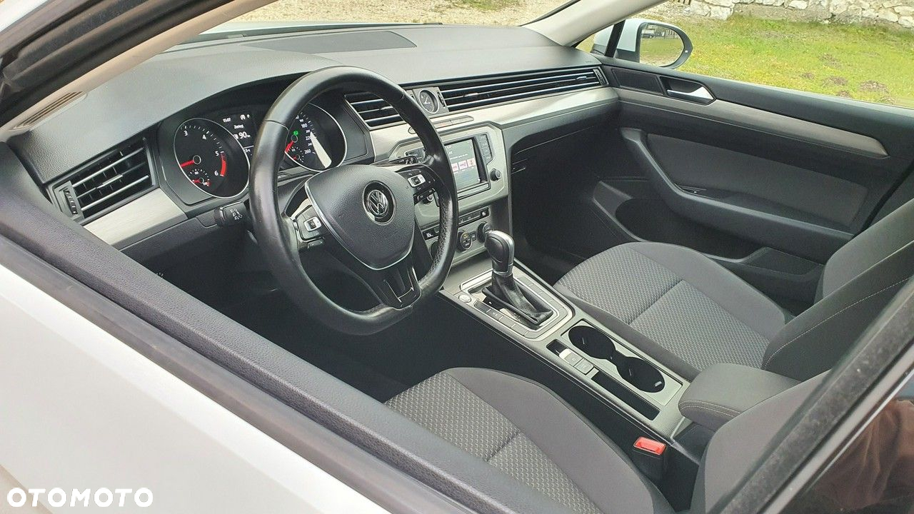 Volkswagen Passat Variant 2.0 TDI DSG (BlueMotion Technology) Trendline - 12