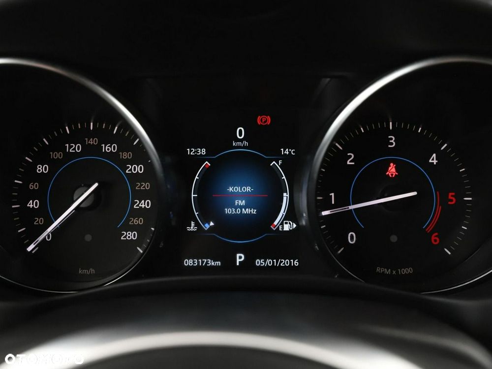 Jaguar XE 20d R-Sport - 23
