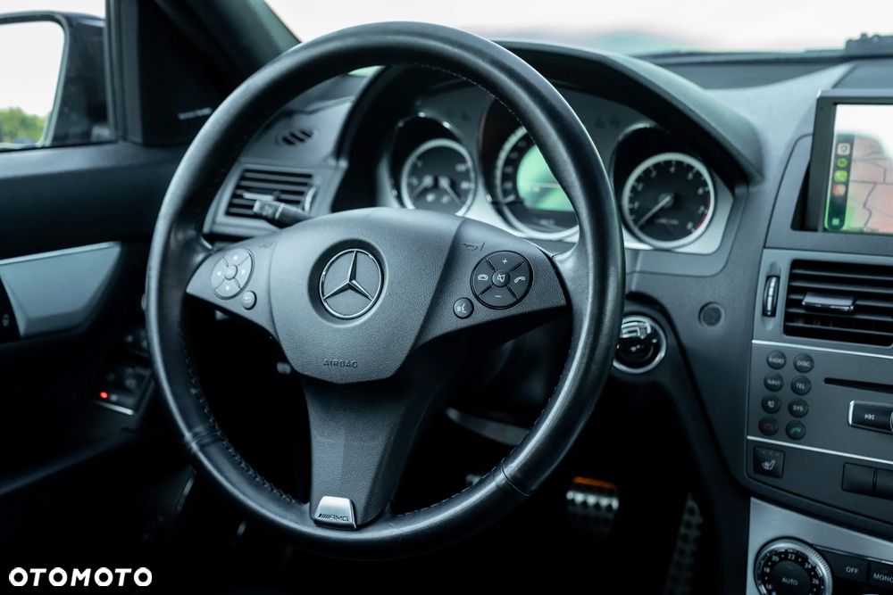Mercedes-Benz Klasa C 180 CGI BlueEFFICIENCY Avantgarde - 25