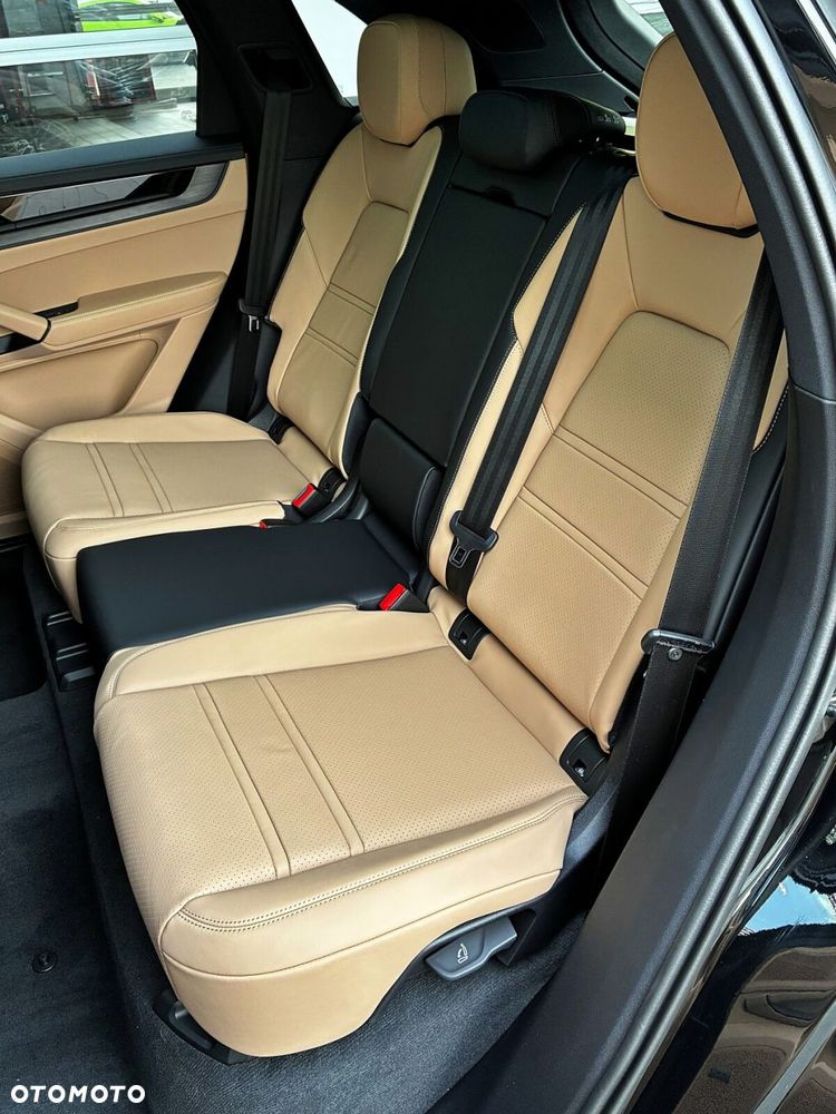 Porsche Cayenne - 17