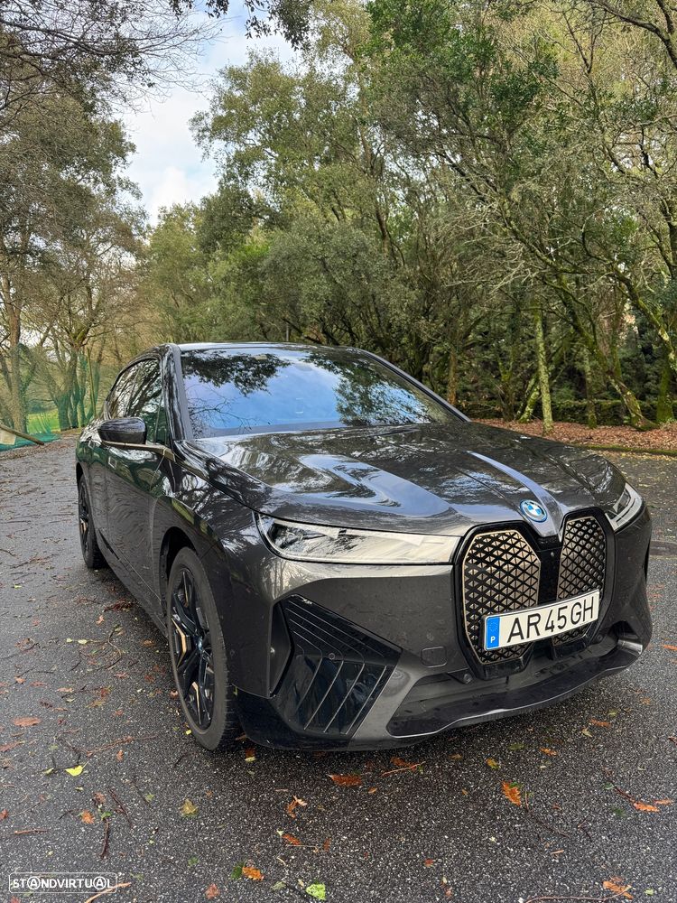 BMW iX xDrive 50 Pack Desportivo - 1