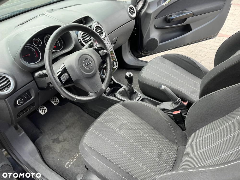 Opel Corsa 1.4 T Cosmo S&S - 9