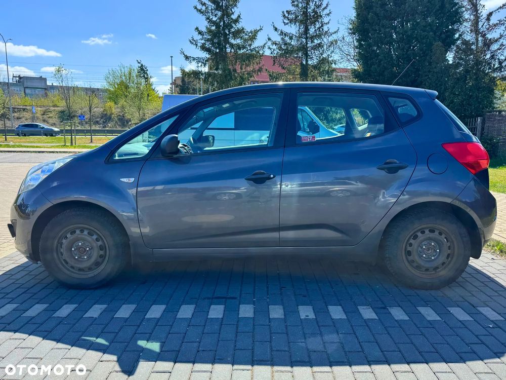 Kia Venga - 8