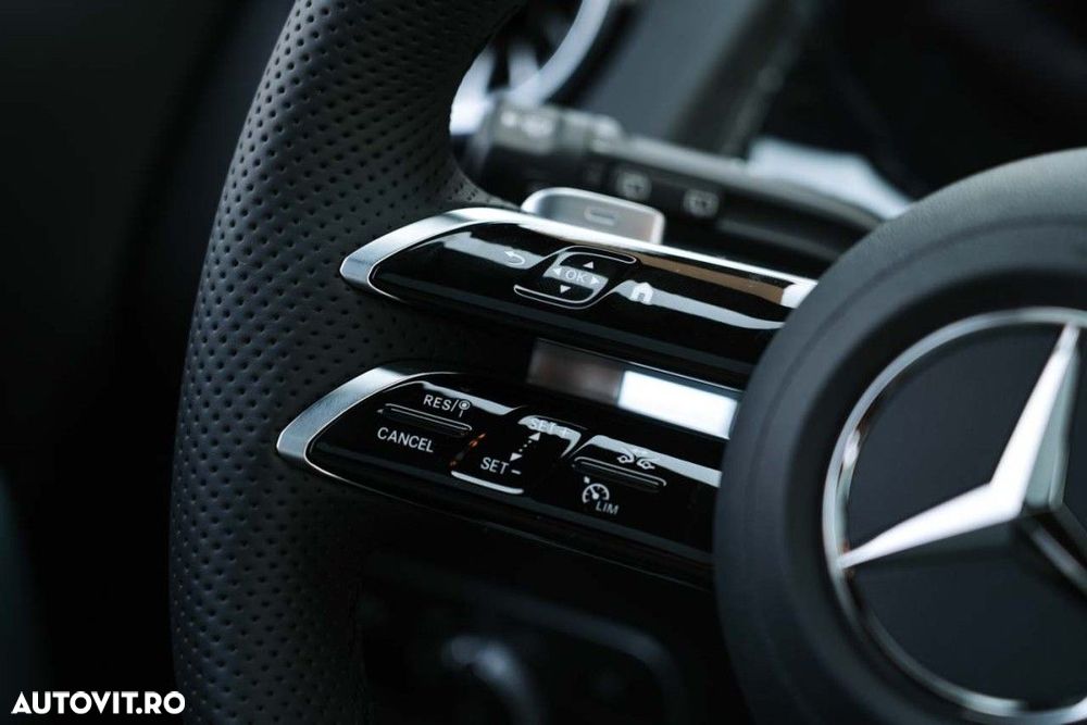 Mercedes-Benz EQB 300 4MATIC - 16