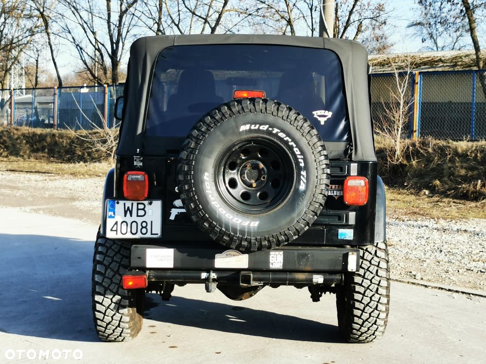 Jeep Wrangler 4.0 Sahara - 28