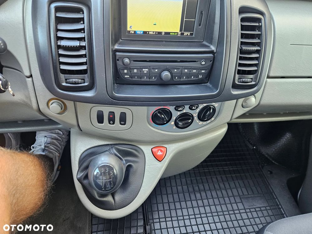 Renault Trafic - 12