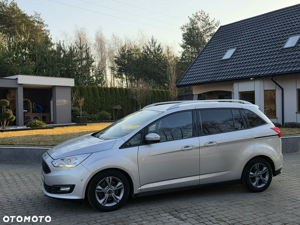 Ford Grand C-MAX - 13