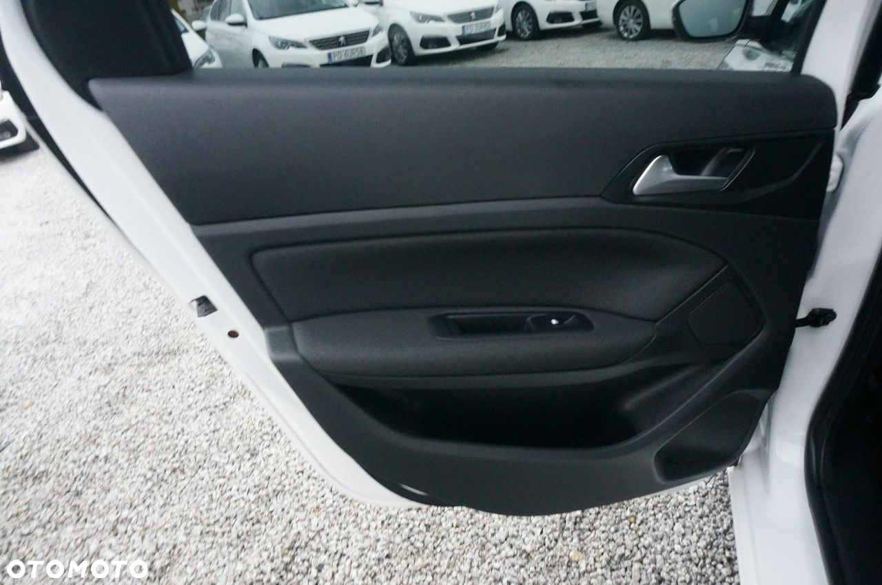 Peugeot 308 1.5 BlueHDi Allure Pack S&S EAT8 - 22