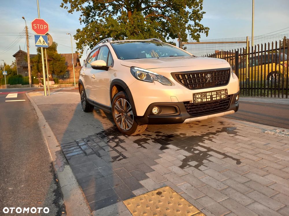 Peugeot 2008 1.2 Pure Tech Allure S&S EAT6 - 19