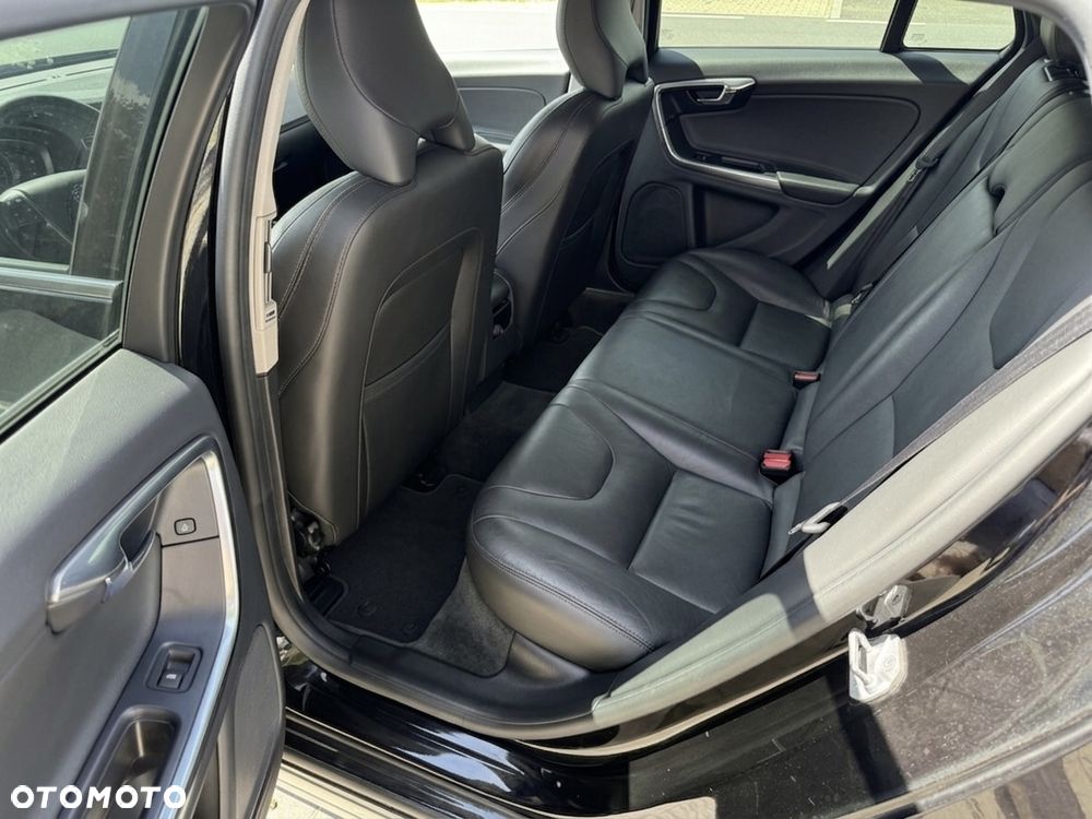 Volvo V60 Cross Country D3 Drive-E Momentum - 7