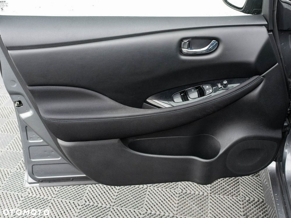 Nissan Leaf - 10