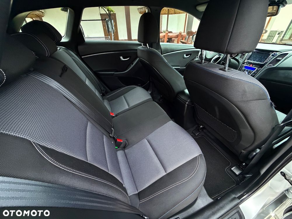 Hyundai i30 Kombi 1.6 GDi DCT Passion - 32