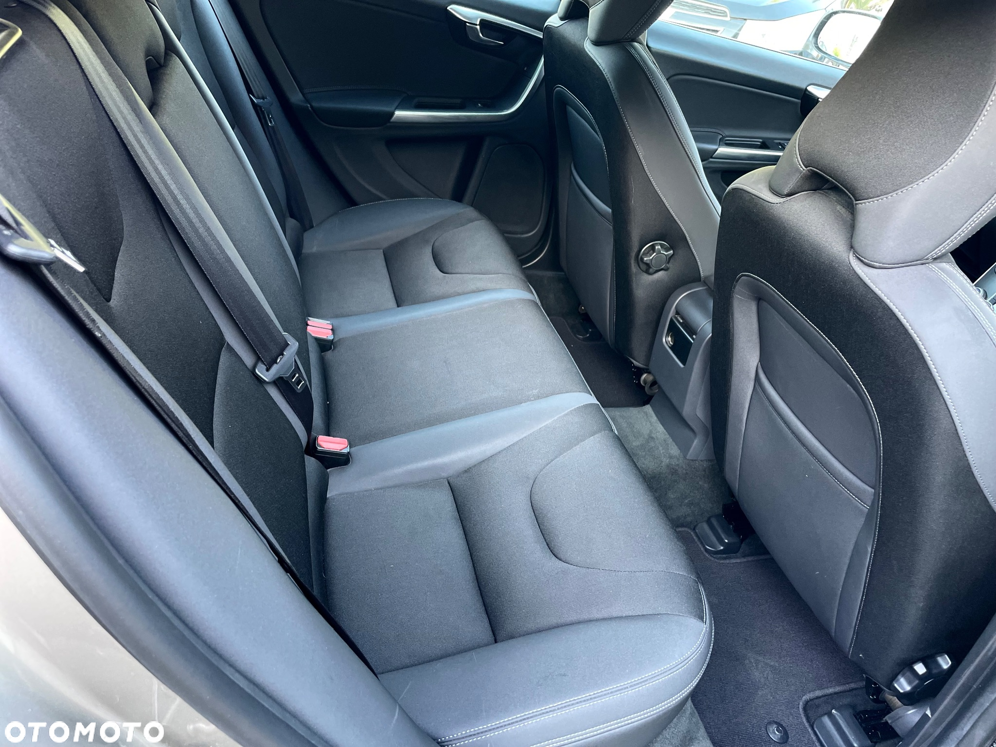 Volvo V60 D3 Geartronic Momentum - 17