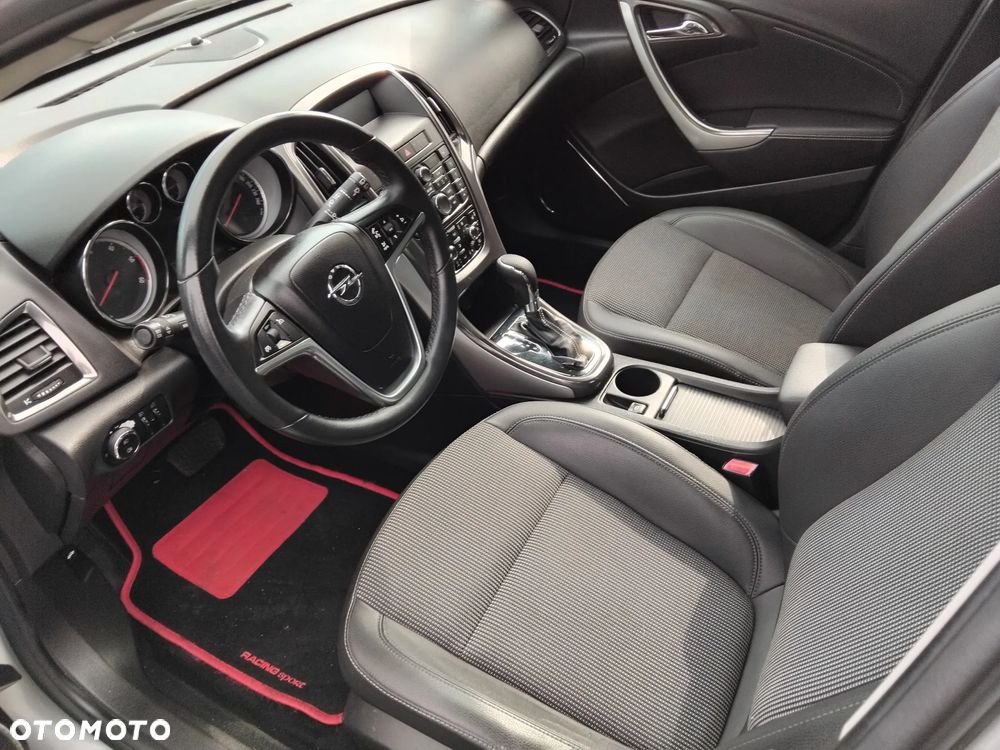 Opel Astra 1.4 Turbo 150 Jahre - 21