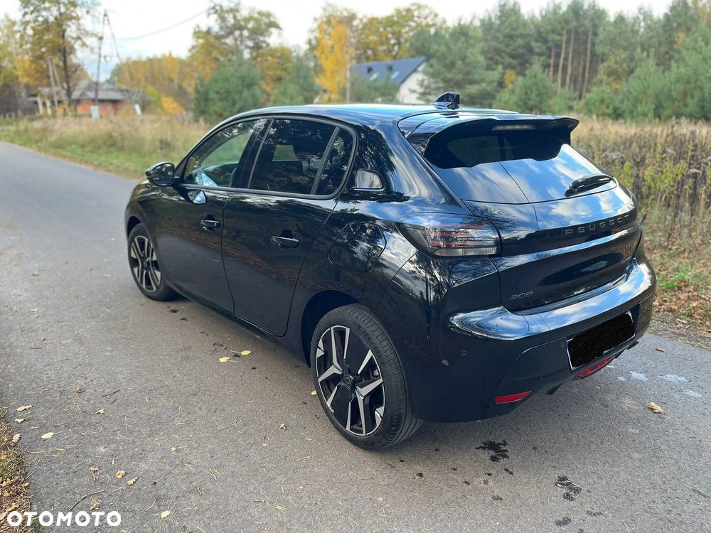 Peugeot 208 1.2 mHEV Allure - 18