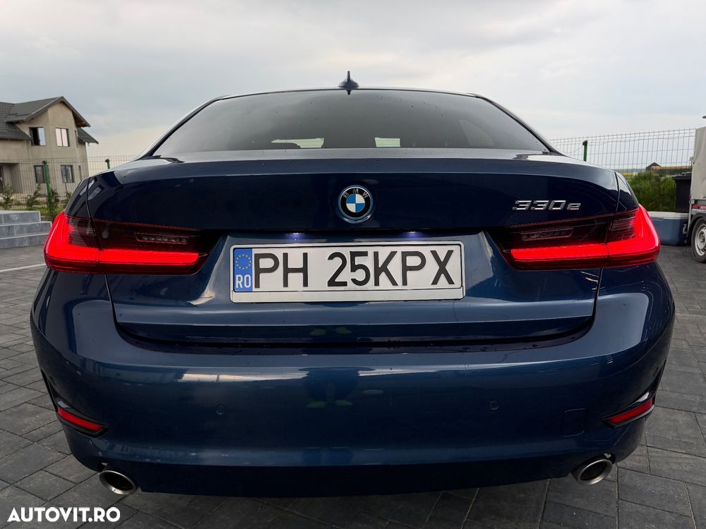 BMW Seria 3 330e Aut. Luxury Line - 20