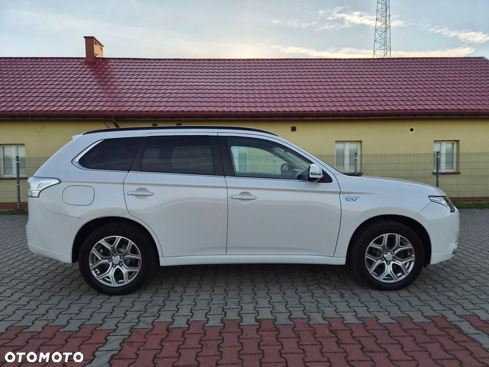 Mitsubishi Outlander 2.0 4WD Top - 19
