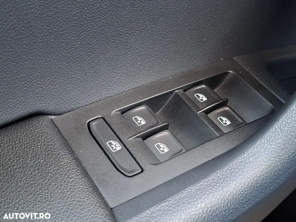 Skoda Octavia 2.0 TDI DSG Style - 27