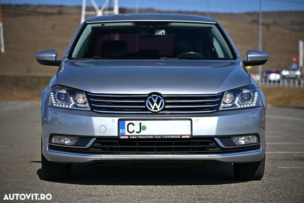 Volkswagen Passat - 1