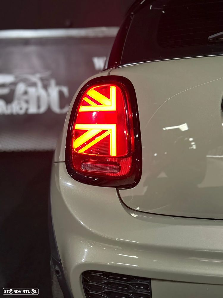 MINI 3 Portas One D - 18