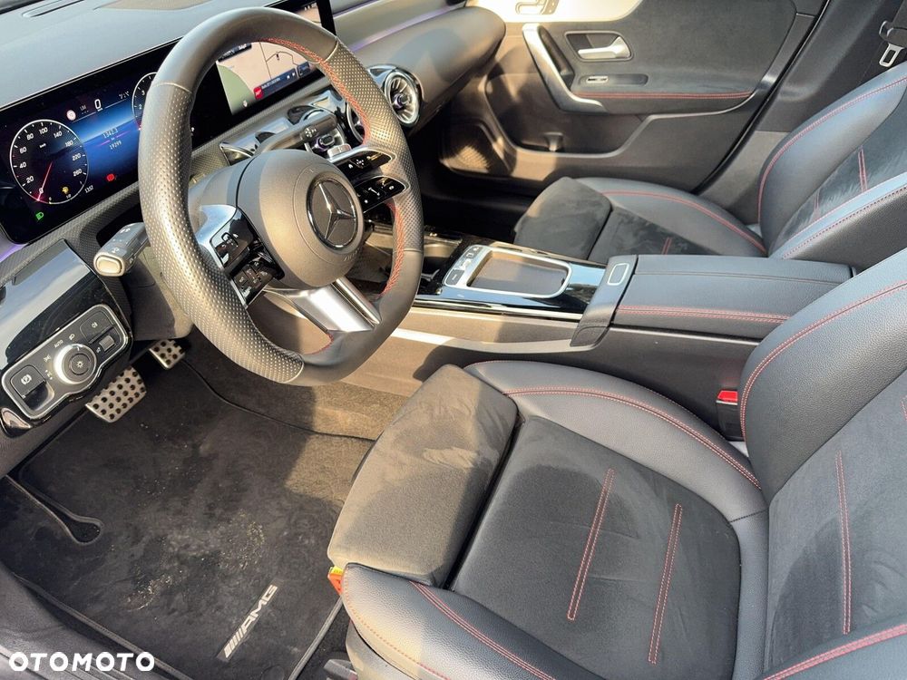 Mercedes-Benz CLA 200 AMG Line 7G-DCT - 12