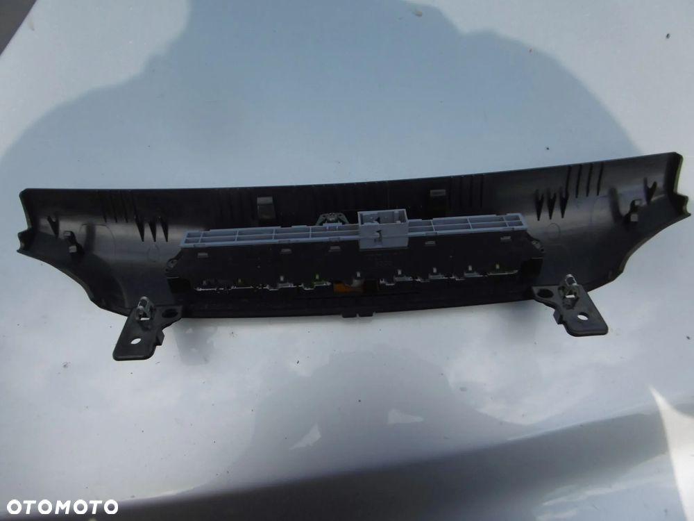 PANEL PRZEŁĄCZNIK ŚWIATEŁ AWARYJNYCH IVECO 2.3 HPI E6 - 3