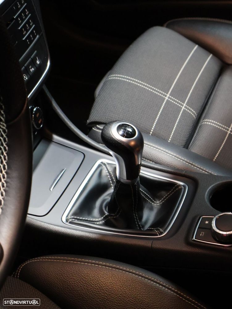 Mercedes-Benz CLA 180 d Shooting Brake Urban - 18