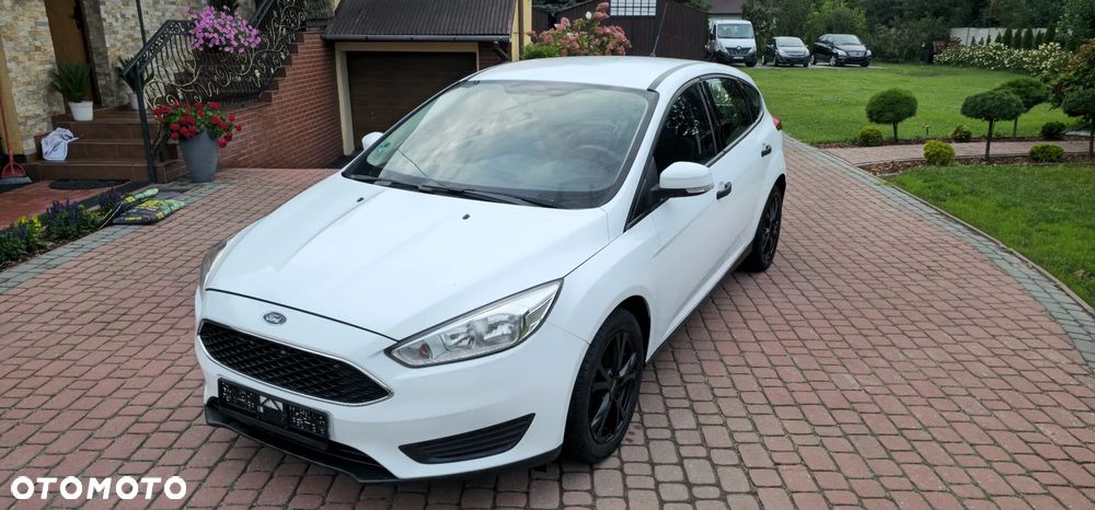 Ford Focus 1.6 Ambiente Start - 2