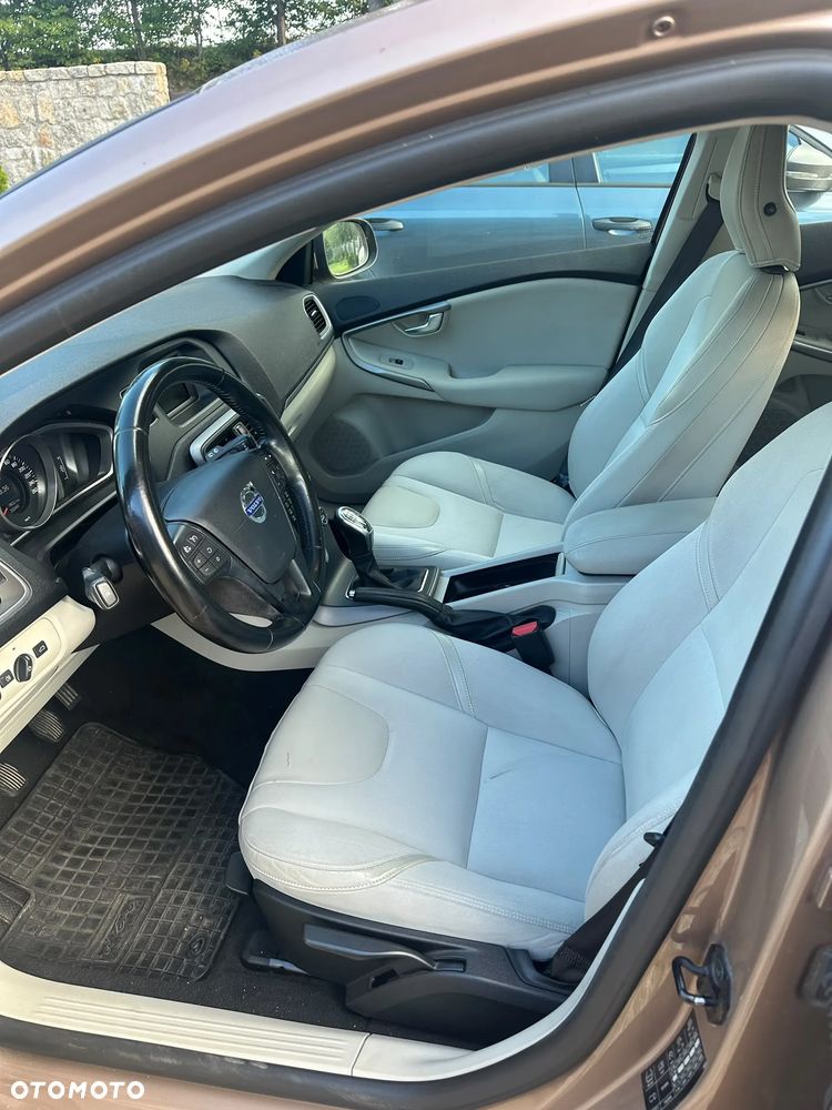 Volvo V40 D3 Summum - 9