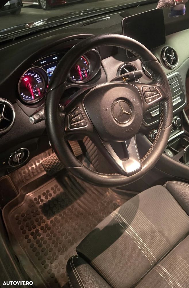 Mercedes-Benz GLA 220 d 7G-DCT - 10