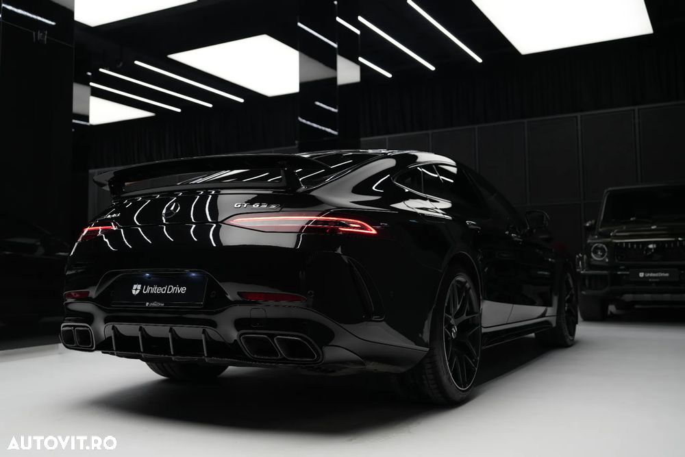 Mercedes-Benz AMG - 33