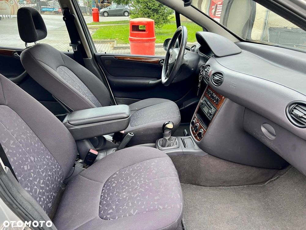 Mercedes-Benz Klasa A 160 Elegance - 17