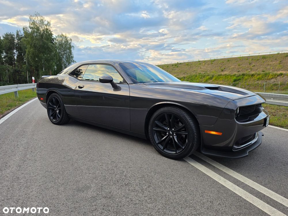 Dodge Challenger - 4