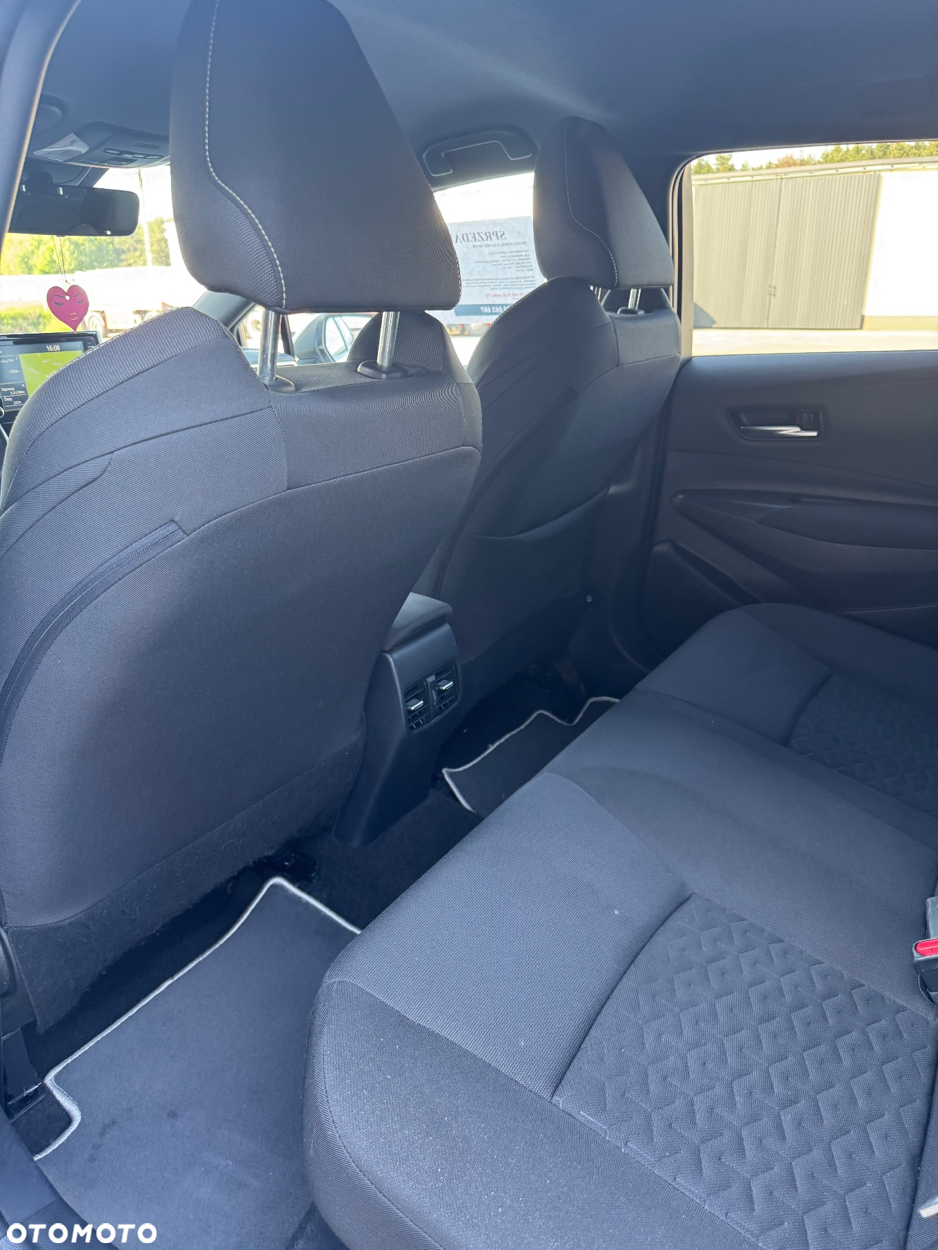Toyota Corolla 2.0 Hybrid Comfort - 4