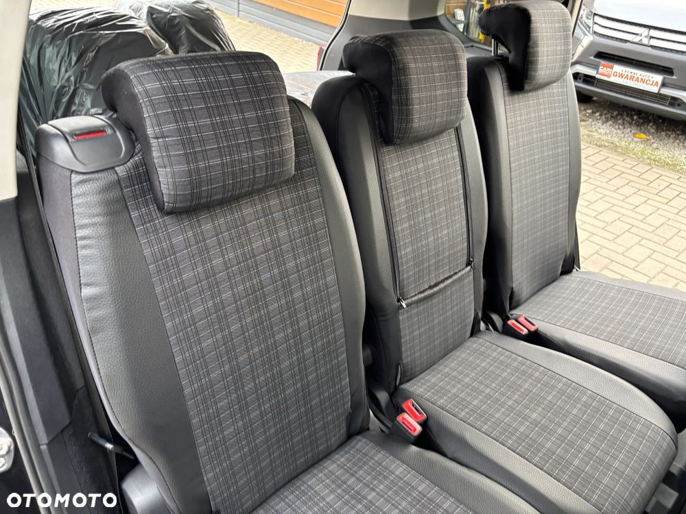 Volkswagen Touran - 26
