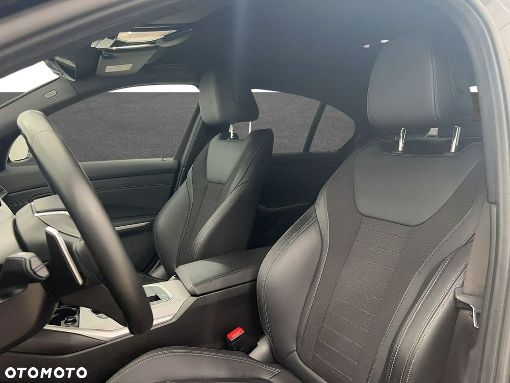 BMW Seria 3 318i - 16