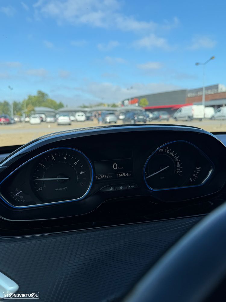 Peugeot 2008 1.2 PureTech Allure - 14