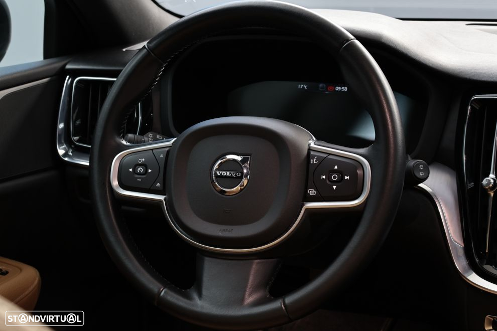 Volvo V60 2.0 D4 Momentum Geartronic - 19