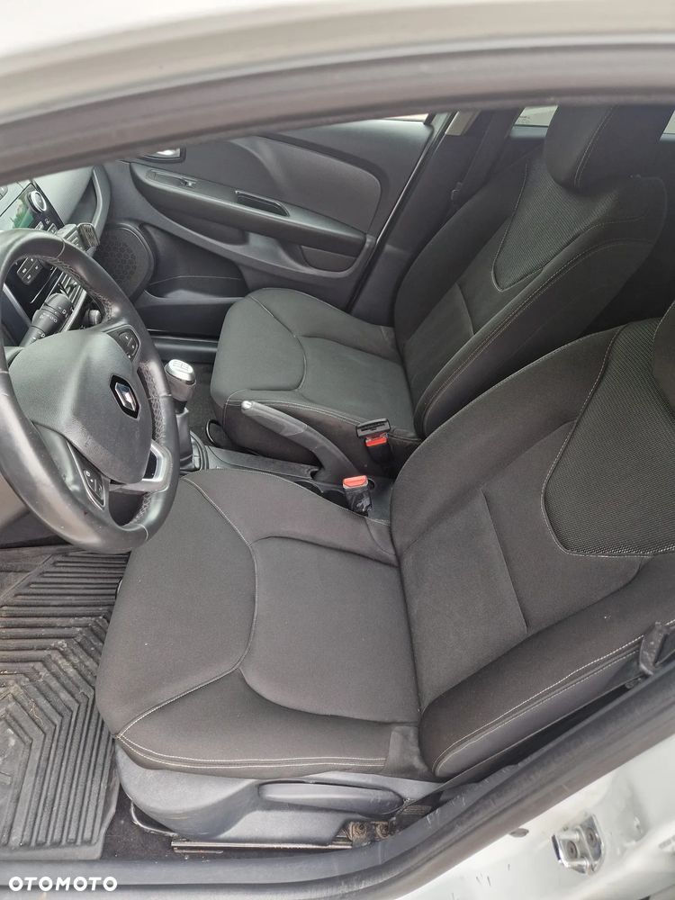 Renault Clio 1.2 16V Alize - 8
