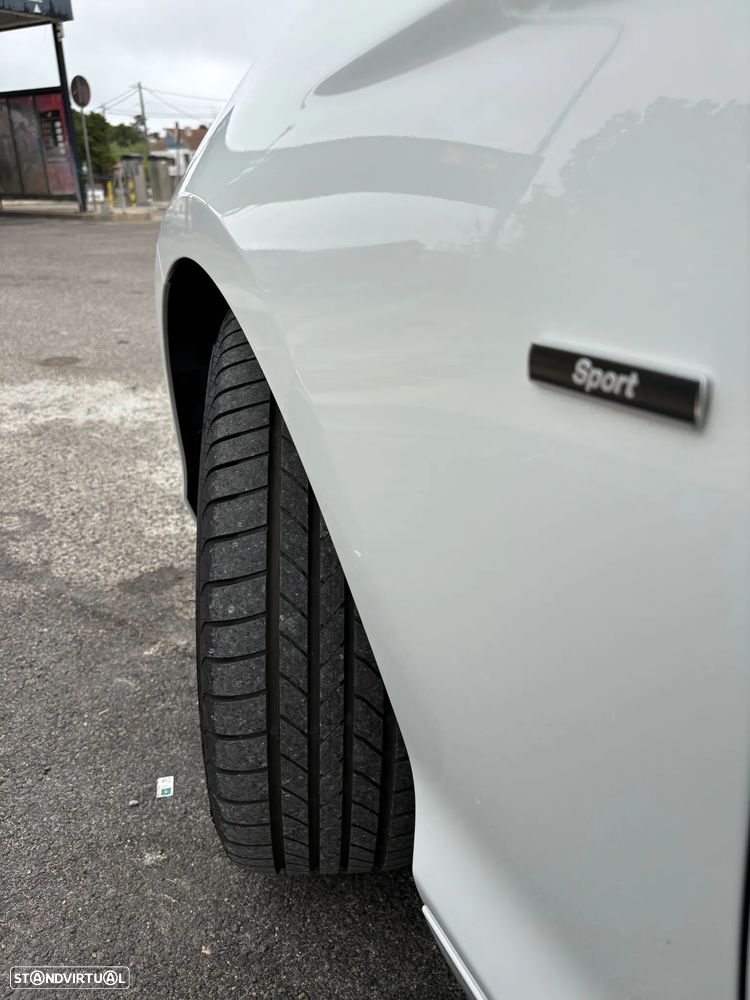 BMW 120 d Sport Line — fotografia 16