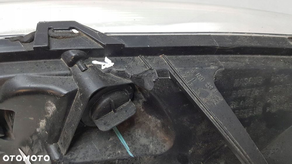 dacia duster i 10-13 lampa prawy przód eu - 5