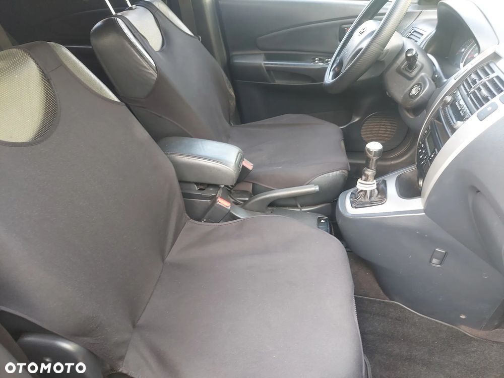 Hyundai Tucson 2.0 Comfort 2WD - 25