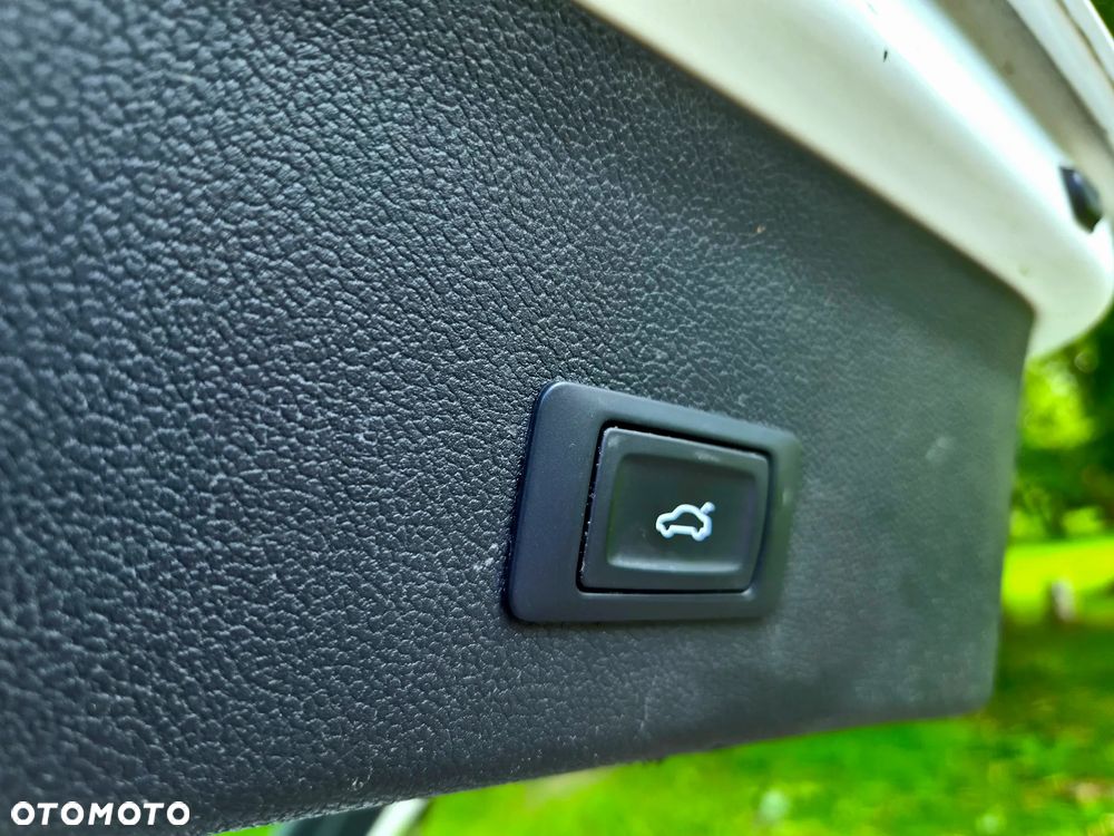 Audi A4 Avant 2.0 TDI ultra - 29