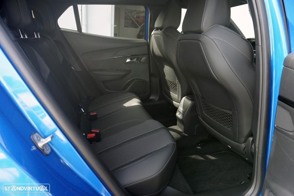 Peugeot 2008 1.2 PureTech GT EAT8 - 6